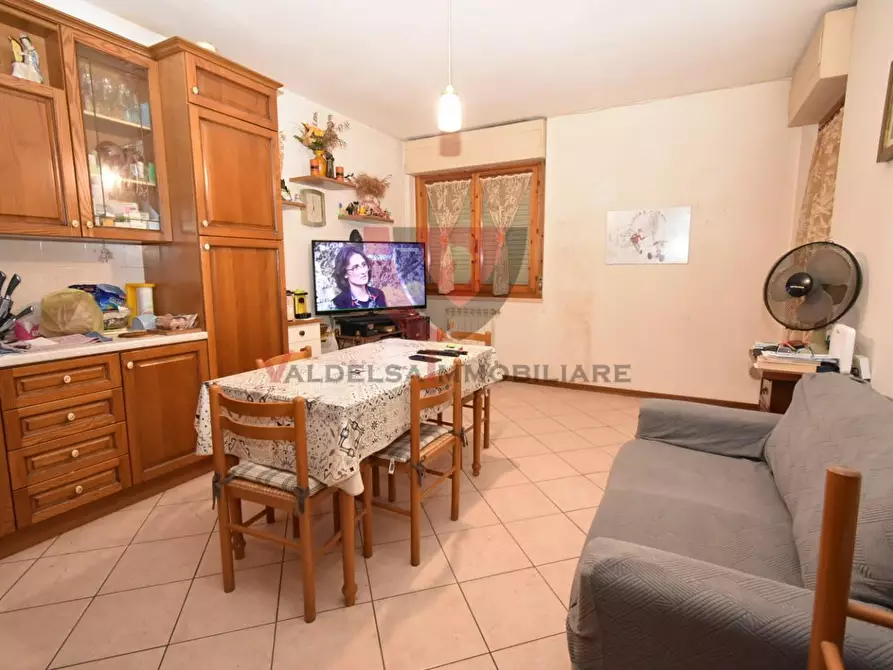 Immagine 5 di Appartamento in vendita  a Colle Di Val D'elsa
