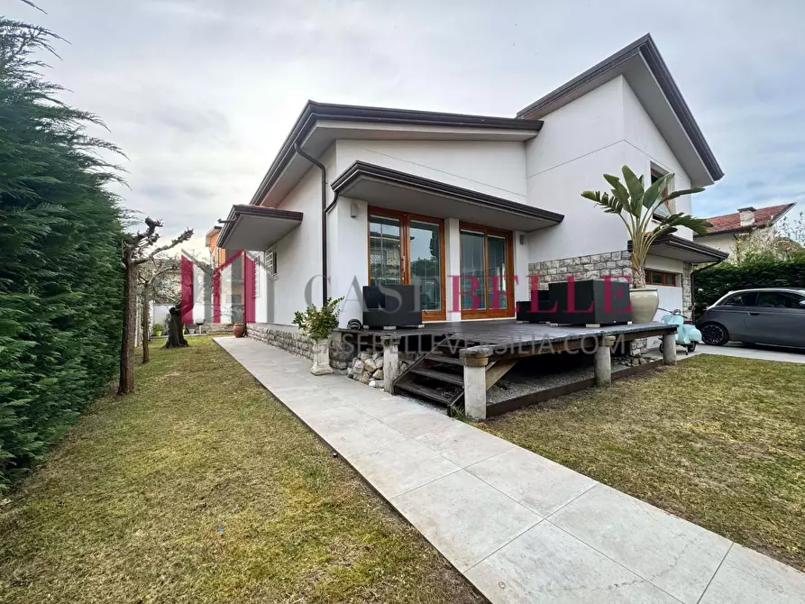 Immagine 19 di Casa indipendente in vendita  a Camaiore