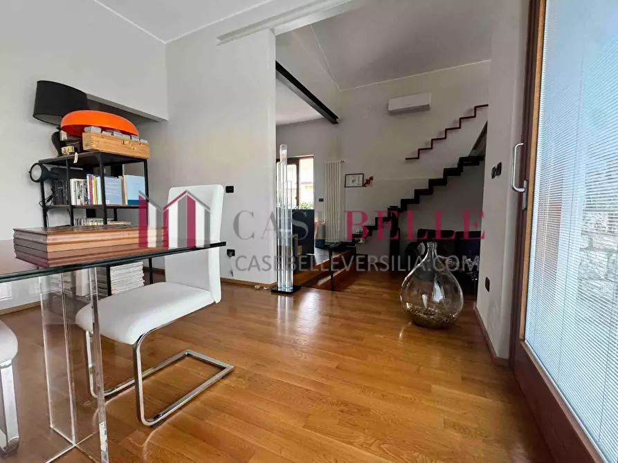 Immagine 11 di Casa indipendente in vendita  a Camaiore