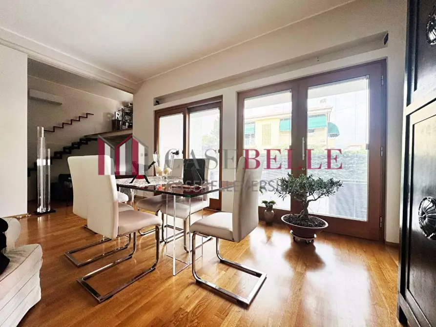 Immagine 10 di Casa indipendente in vendita  a Camaiore