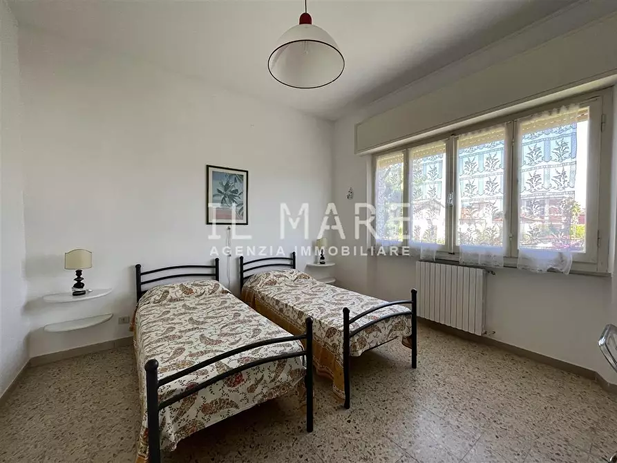 Immagine 14 di Appartamento in vendita  a Massa