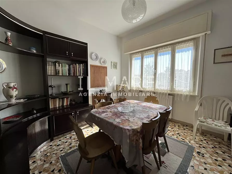 Immagine 3 di Appartamento in vendita  a Massa