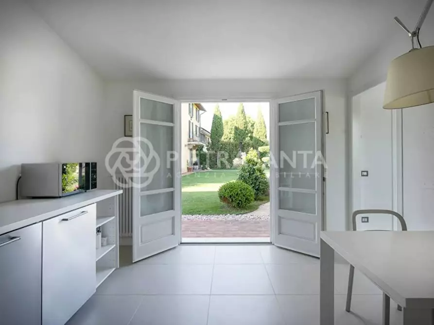 Immagine 24 di Villa in vendita  a Pietrasanta