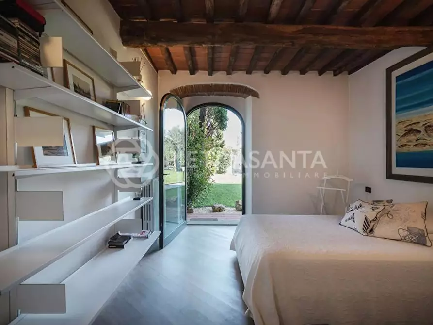 Immagine 19 di Villa in vendita  a Pietrasanta