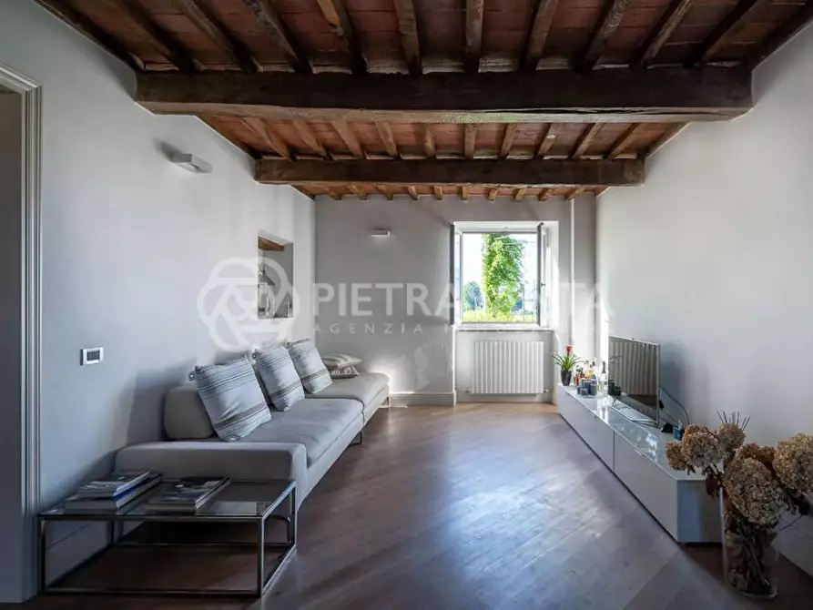 Immagine 11 di Villa in vendita  a Pietrasanta