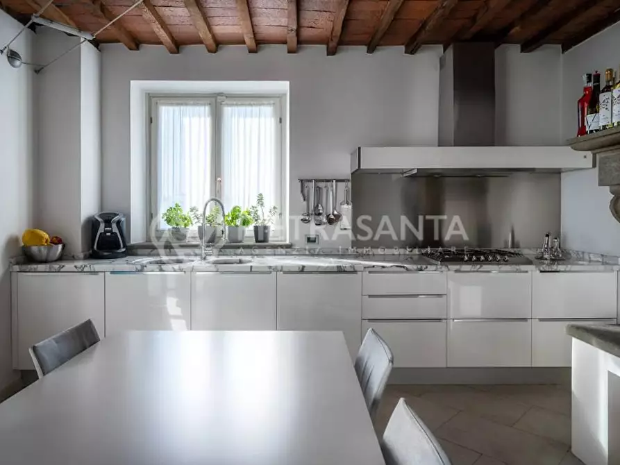 Immagine 8 di Villa in vendita  a Pietrasanta