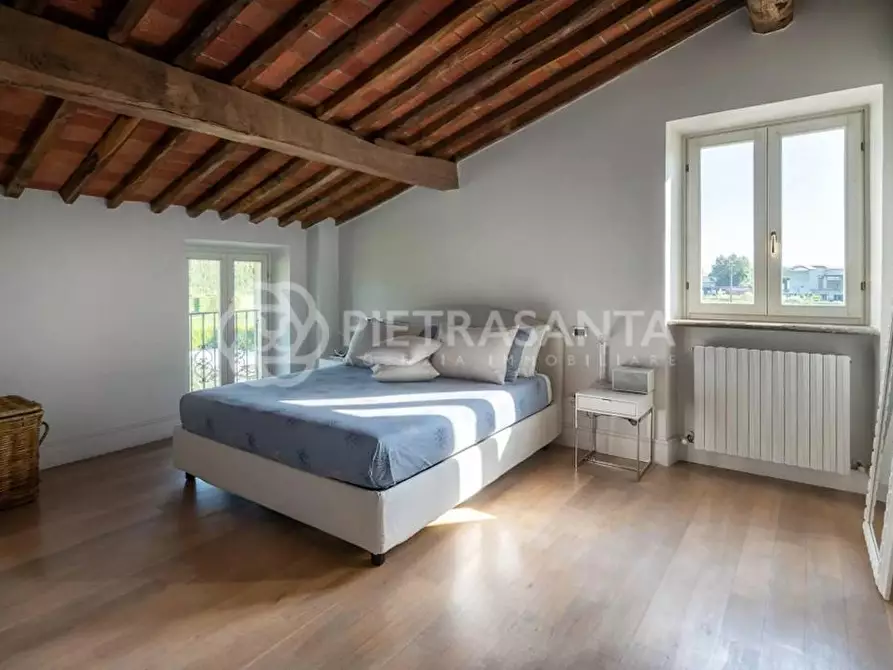 Immagine 21 di Villa in vendita  a Pietrasanta