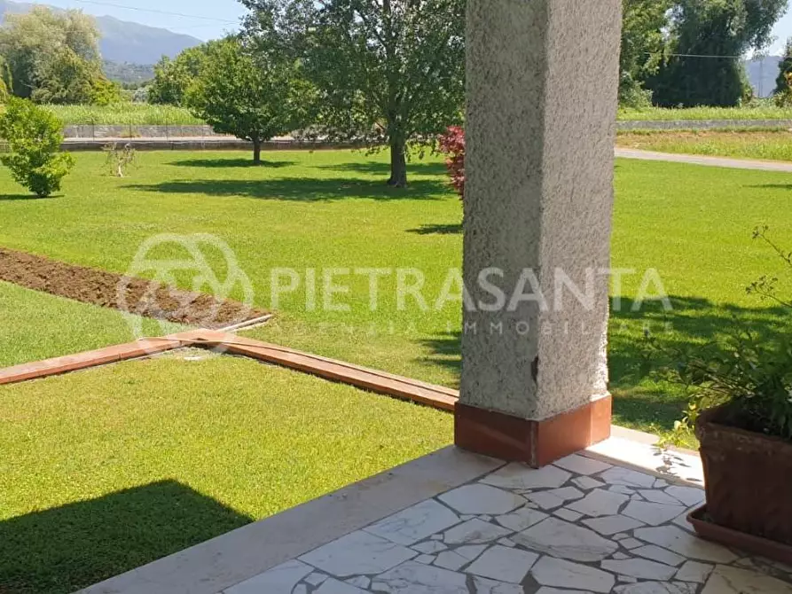 Immagine 29 di Villa in vendita  a Pietrasanta