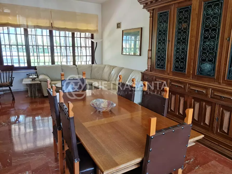 Immagine 23 di Villa in vendita  a Pietrasanta