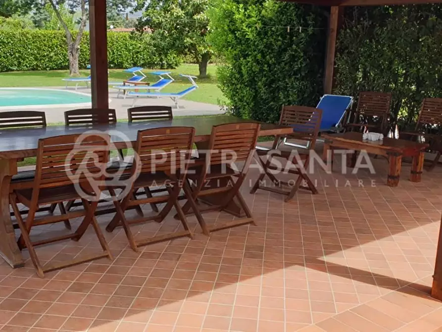 Immagine 15 di Villa in vendita  a Pietrasanta
