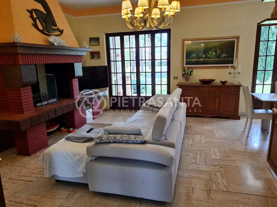 Immagine 26 di Villa in vendita  a Pietrasanta