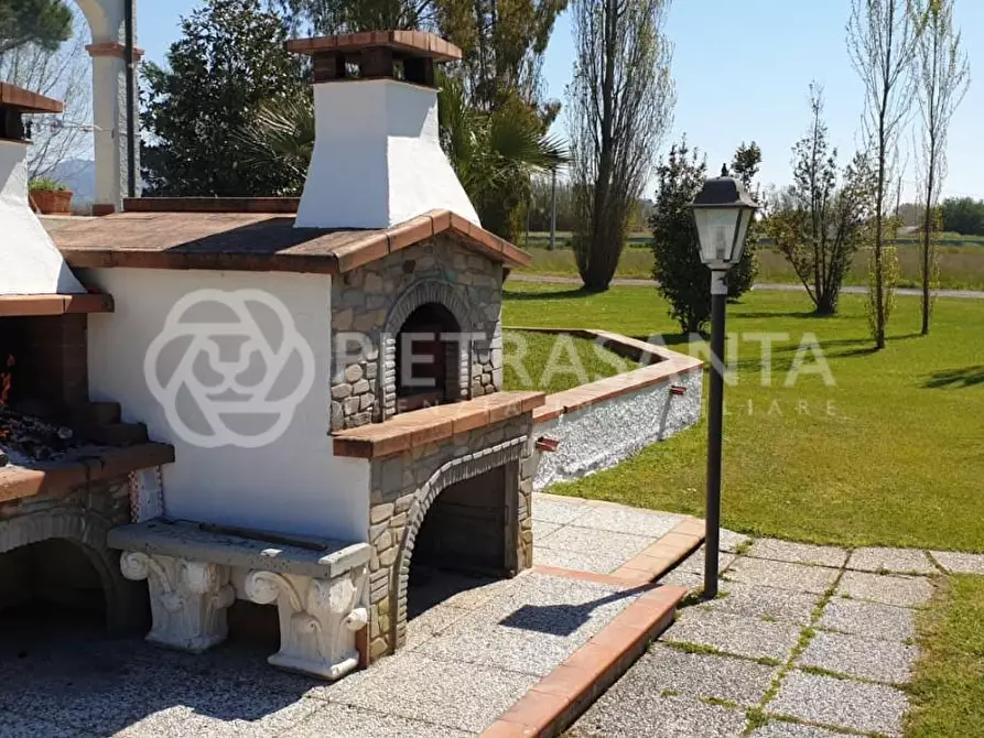 Immagine 28 di Villa in vendita  a Pietrasanta