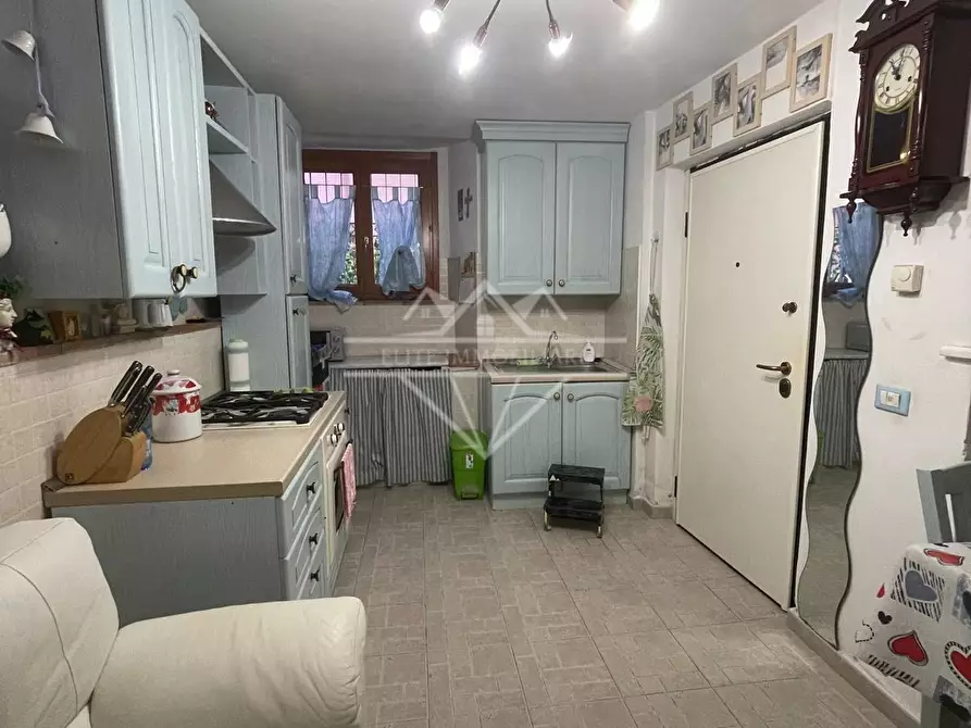 Immagine 1 di Appartamento in vendita  a Carrara