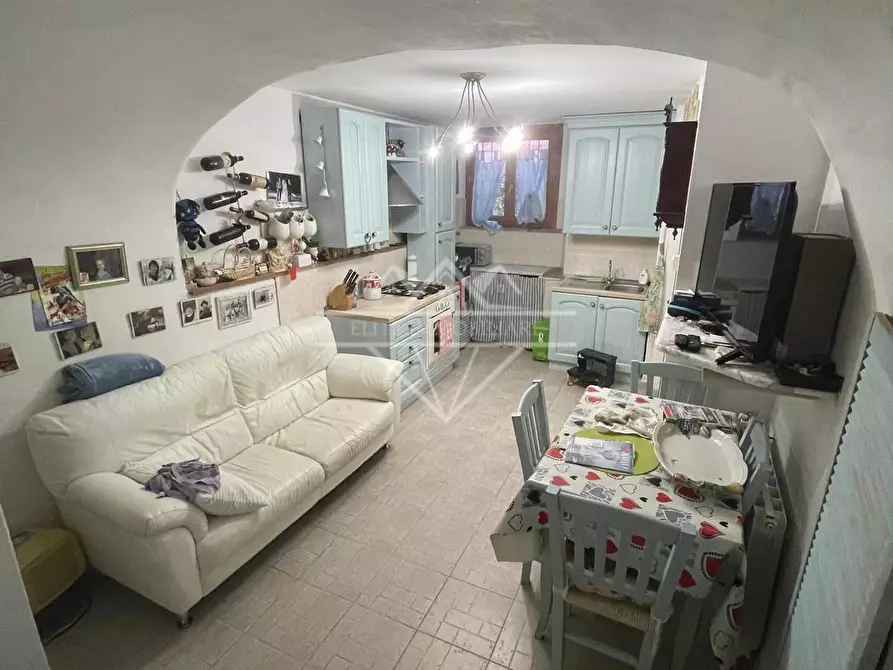 Immagine 4 di Appartamento in vendita  a Carrara