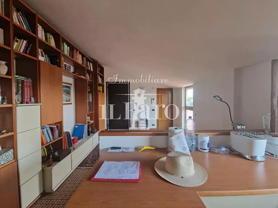 Immagine 42 di Appartamento in vendita  a Firenze