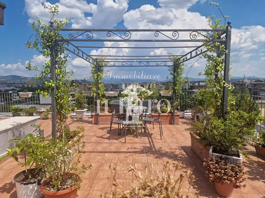 Immagine 1 di Appartamento in vendita  a Firenze