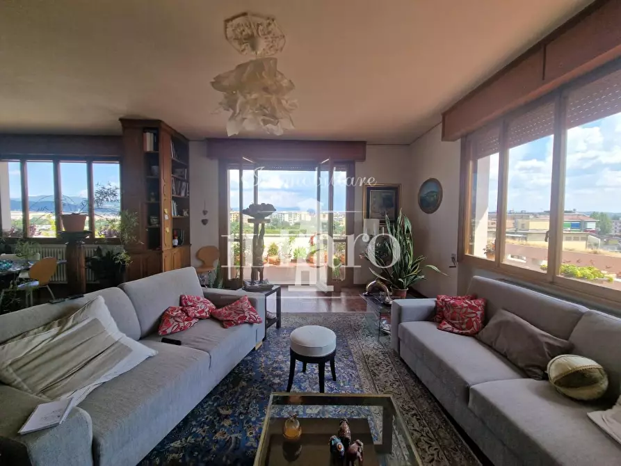 Immagine 17 di Appartamento in vendita  a Firenze