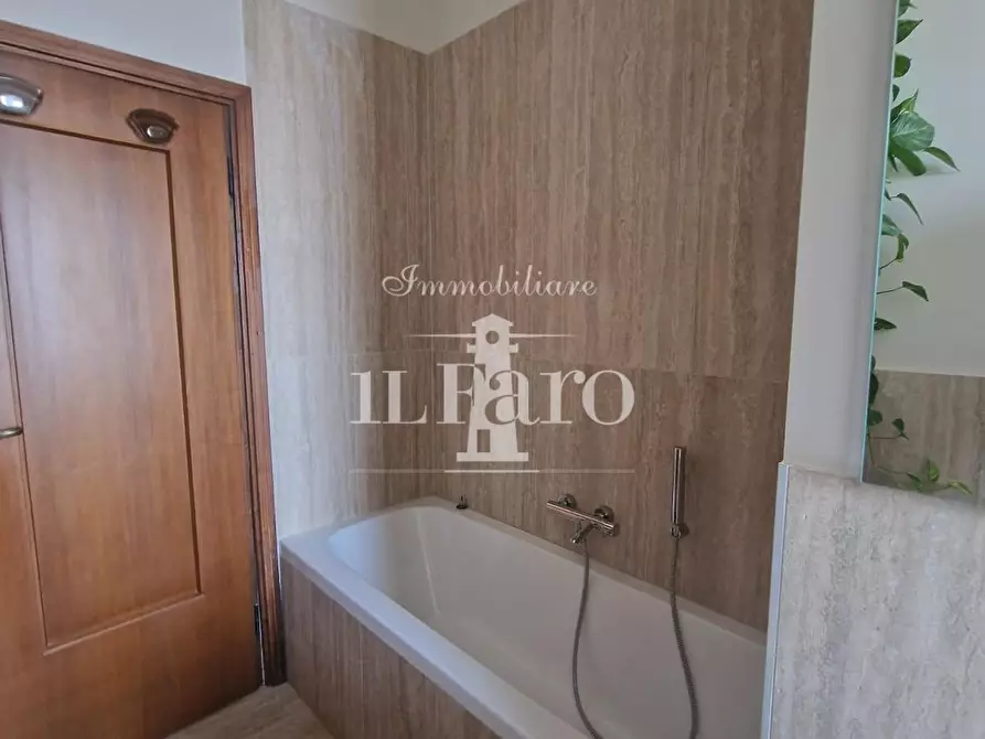 Immagine 45 di Appartamento in vendita  a Firenze