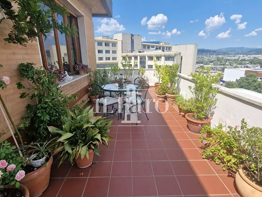 Immagine 8 di Appartamento in vendita  a Firenze