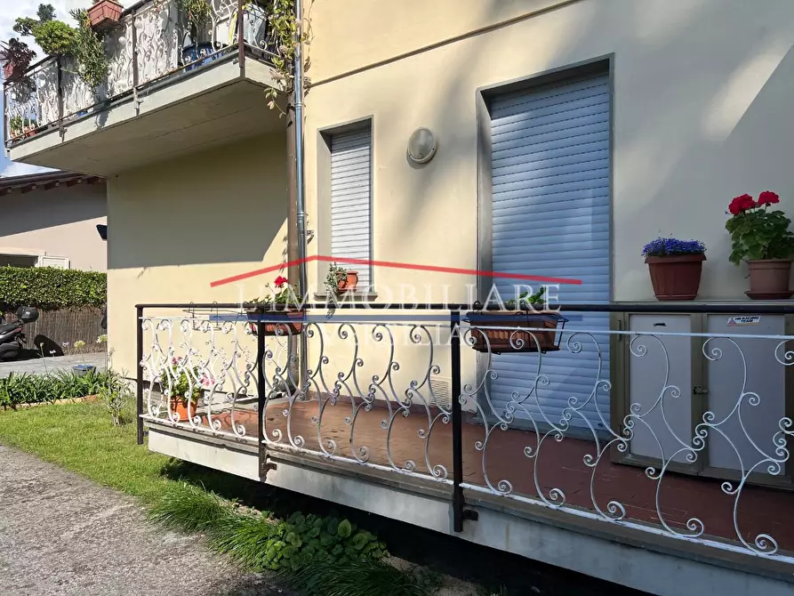 Immagine 1 di Appartamento in vendita  a Massa