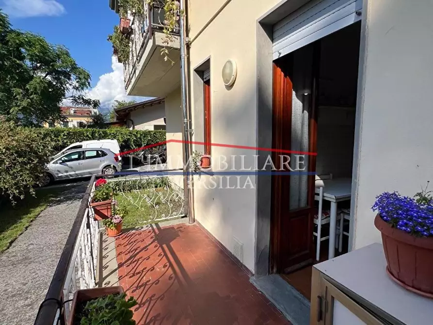 Immagine 3 di Appartamento in vendita  a Massa