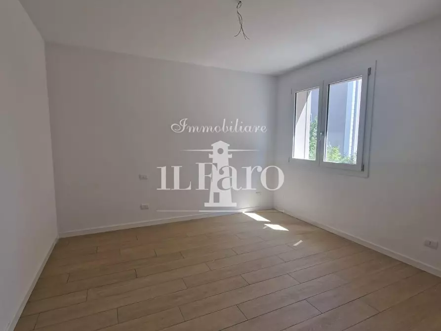 Immagine 13 di Appartamento in vendita  a Campi Bisenzio