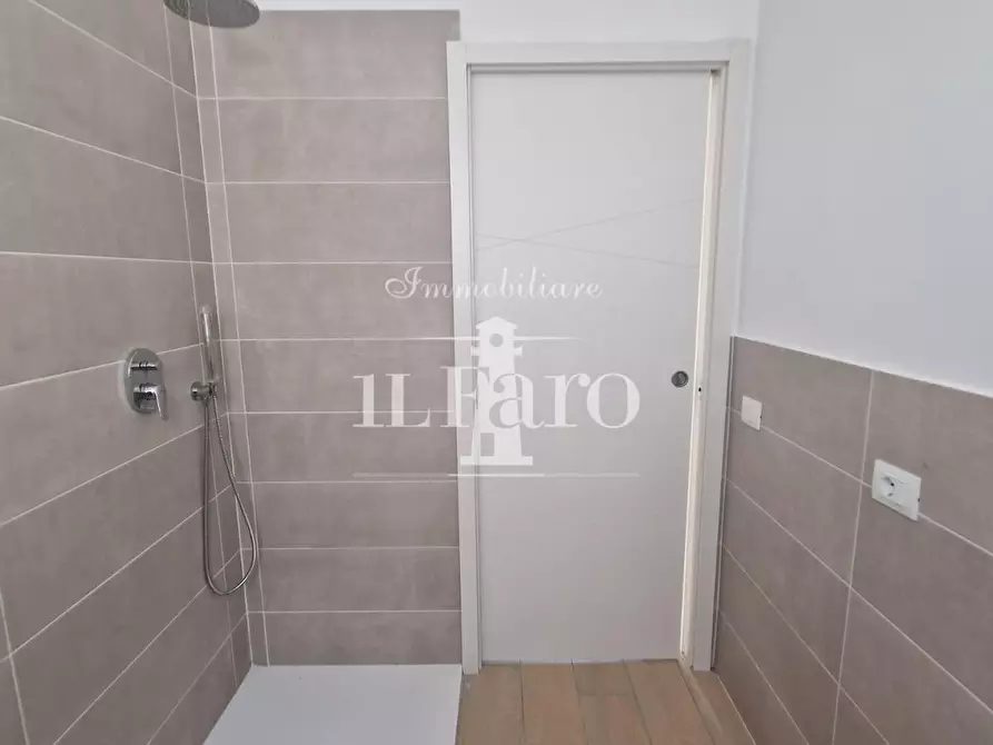 Immagine 23 di Appartamento in vendita  a Campi Bisenzio