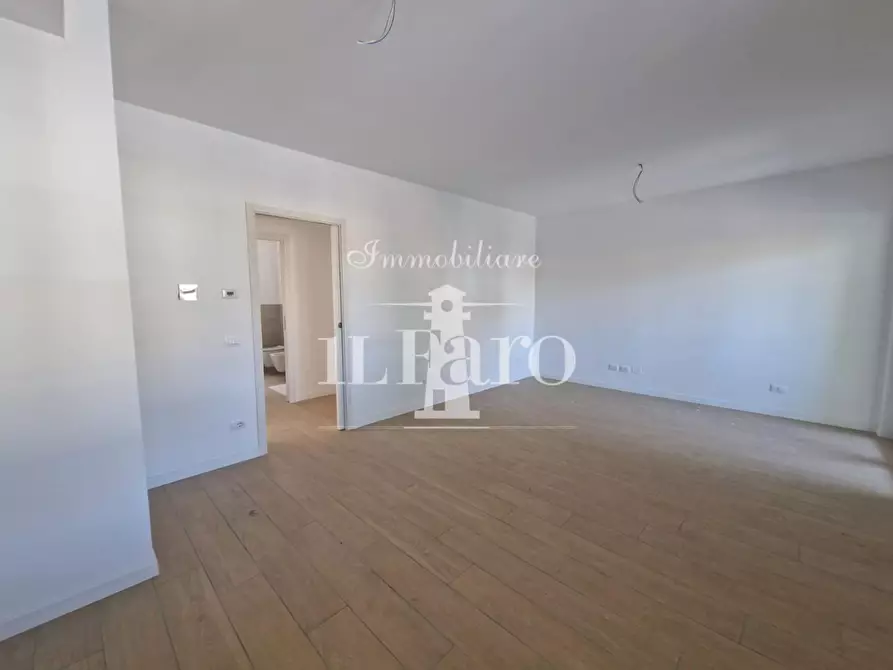 Immagine 9 di Appartamento in vendita  a Campi Bisenzio