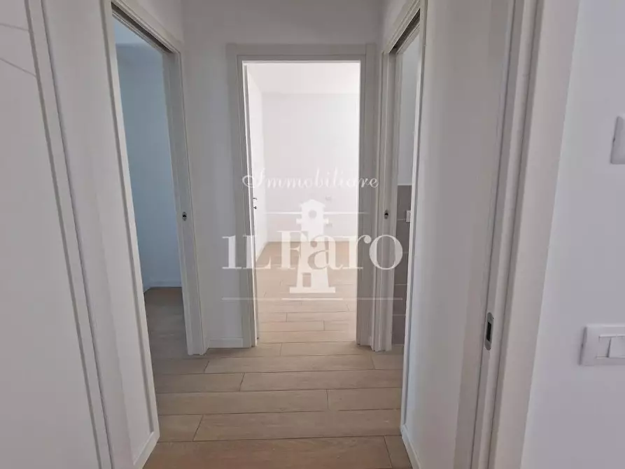 Immagine 11 di Appartamento in vendita  a Campi Bisenzio