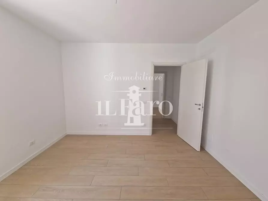 Immagine 16 di Appartamento in vendita  a Campi Bisenzio