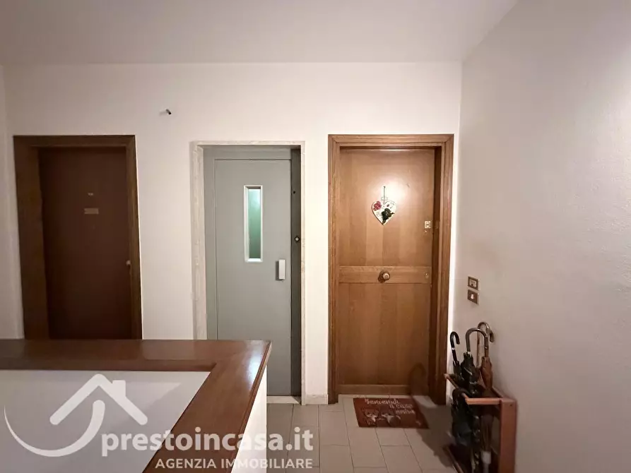Immagine 34 di Appartamento in vendita  a Viareggio