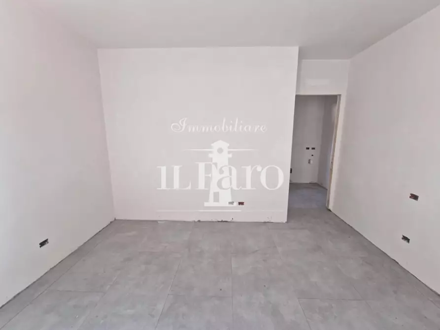 Immagine 16 di Appartamento in vendita  a Campi Bisenzio
