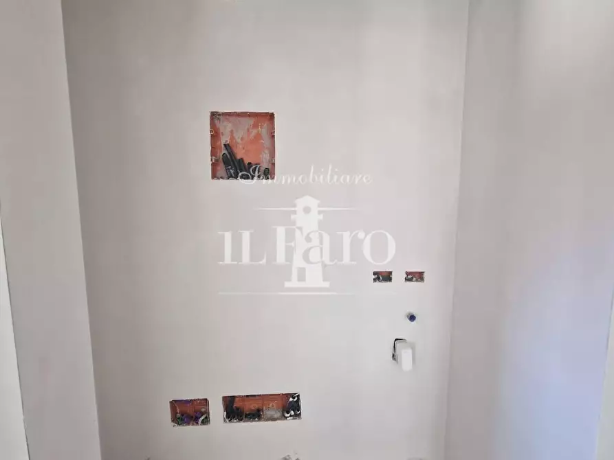 Immagine 10 di Appartamento in vendita  a Campi Bisenzio