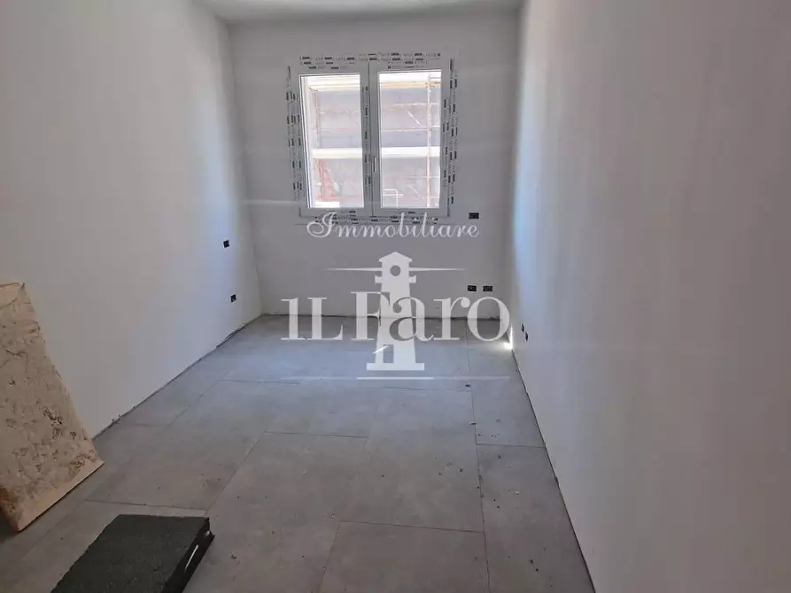 Immagine 21 di Appartamento in vendita  a Campi Bisenzio