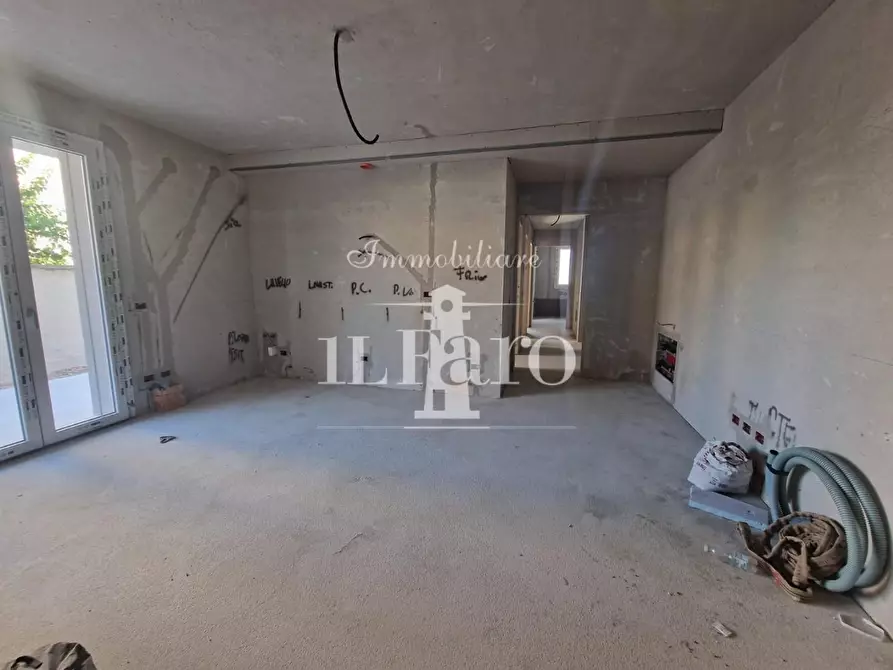 Immagine 8 di Appartamento in vendita  a Campi Bisenzio