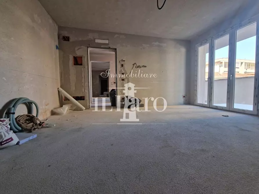 Immagine 11 di Appartamento in vendita  a Campi Bisenzio
