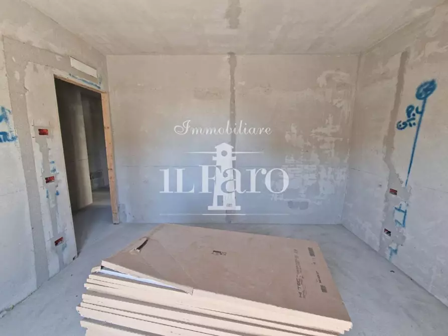 Immagine 18 di Appartamento in vendita  a Campi Bisenzio