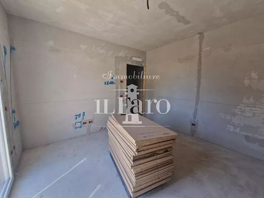 Immagine 17 di Appartamento in vendita  a Campi Bisenzio