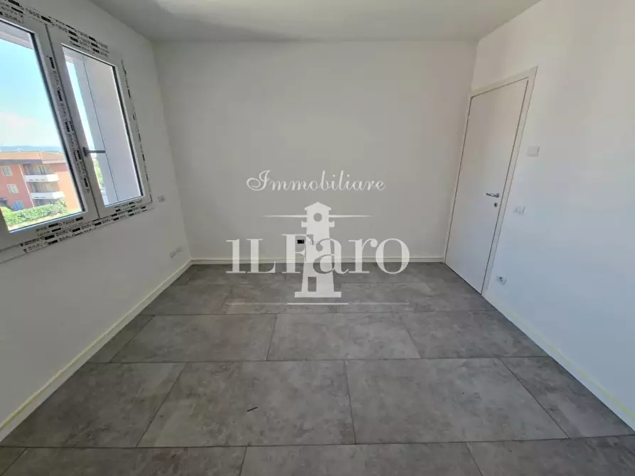 Immagine 14 di Appartamento in vendita  a Campi Bisenzio