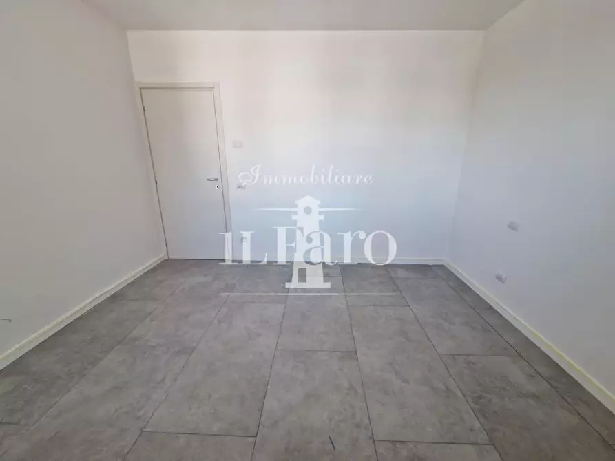 Immagine 12 di Appartamento in vendita  a Campi Bisenzio