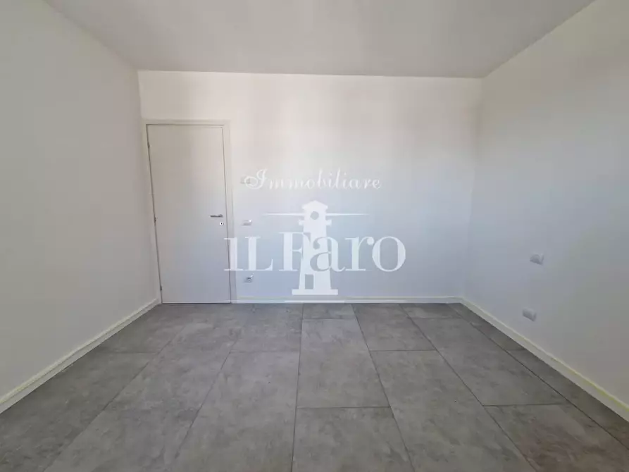 Immagine 13 di Appartamento in vendita  a Campi Bisenzio