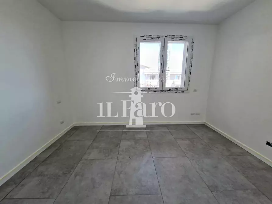 Immagine 10 di Appartamento in vendita  a Campi Bisenzio