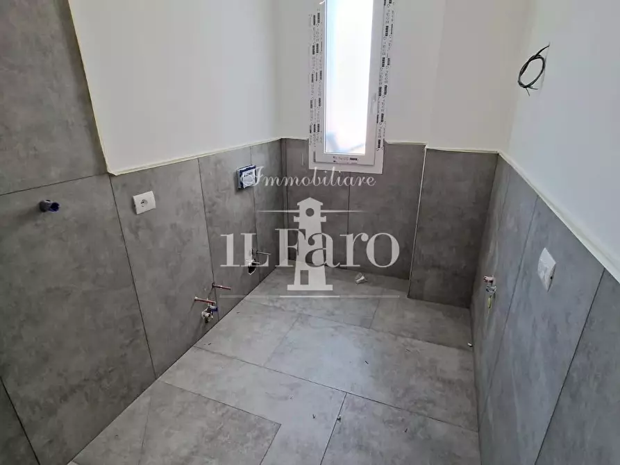 Immagine 21 di Appartamento in vendita  a Campi Bisenzio