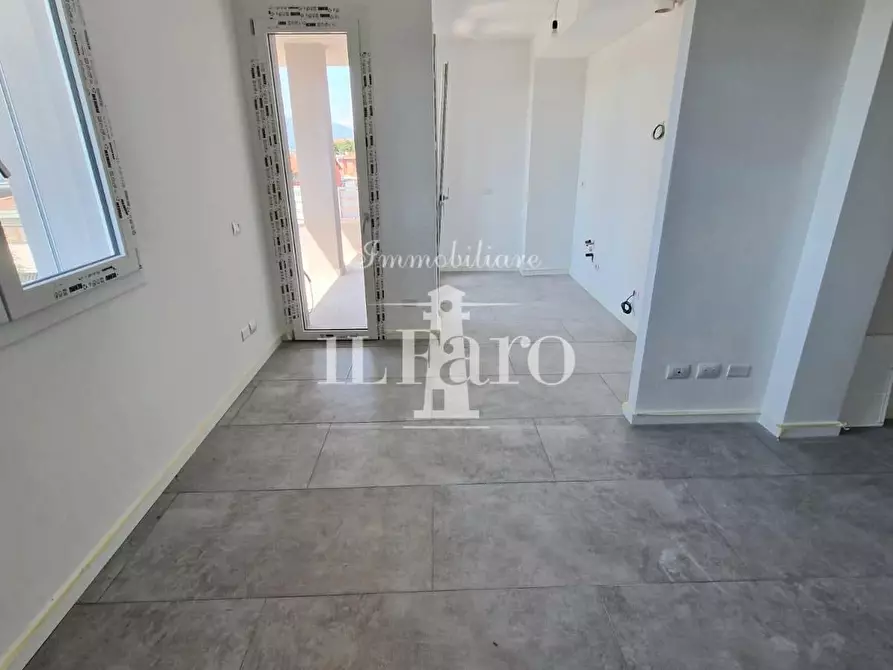 Immagine 4 di Appartamento in vendita  a Campi Bisenzio