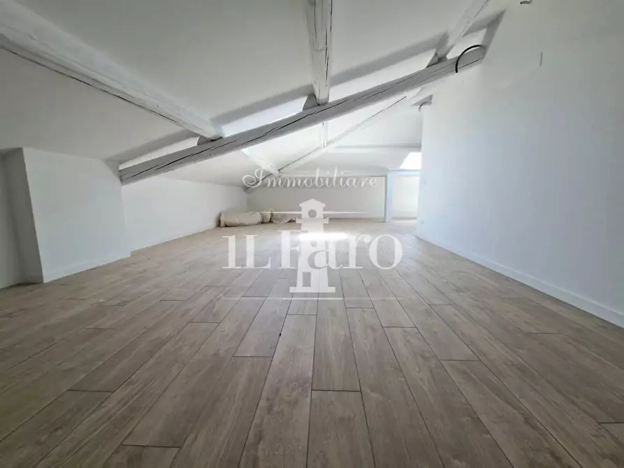 Immagine 20 di Appartamento in vendita  a Campi Bisenzio