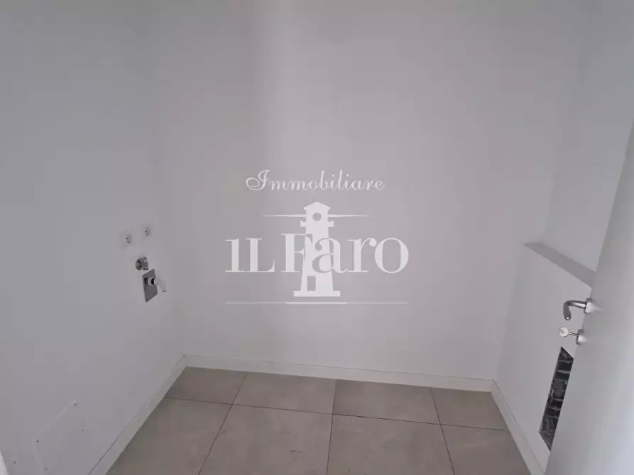 Immagine 13 di Appartamento in vendita  a Campi Bisenzio
