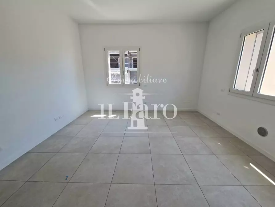Immagine 4 di Appartamento in vendita  a Campi Bisenzio
