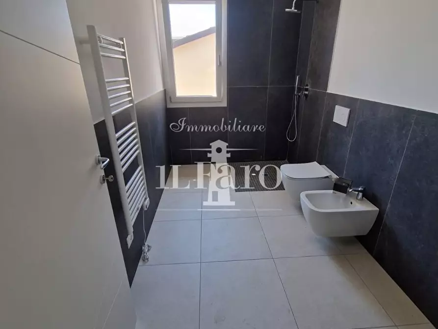 Immagine 14 di Appartamento in vendita  a Campi Bisenzio