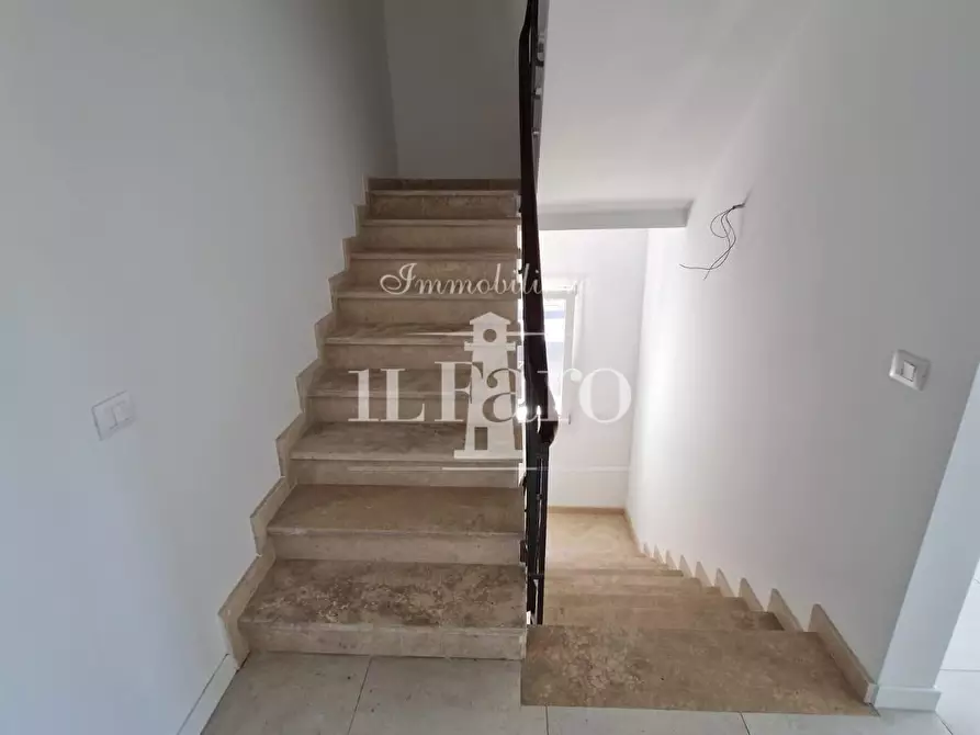 Immagine 17 di Appartamento in vendita  a Campi Bisenzio
