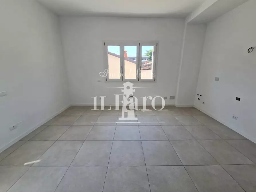 Immagine 2 di Appartamento in vendita  a Campi Bisenzio